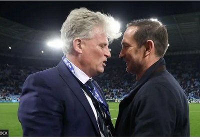 Doug King and Frank Lampard (right) in a healthy chat