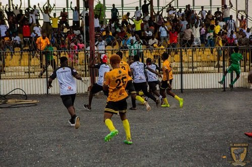 FC Ashantigold 04 players and officials celebrating the feat