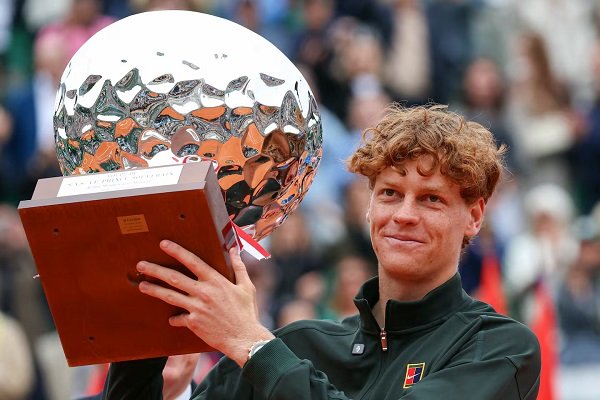 Jannik Sinner poses with the Monte Carlo Masters trophy