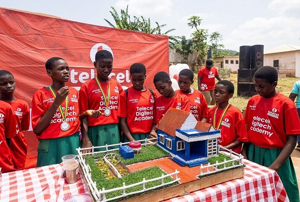 The students showcasing their project