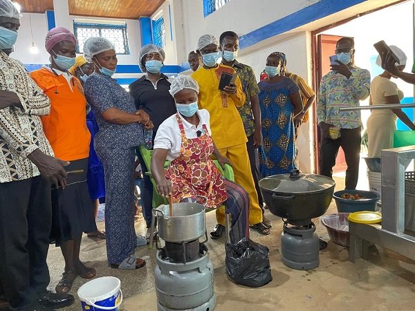 100 farmers receive training in cashew fruit processing