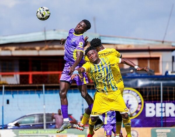 A scene from the Berekum Chelsea versus Medeama game