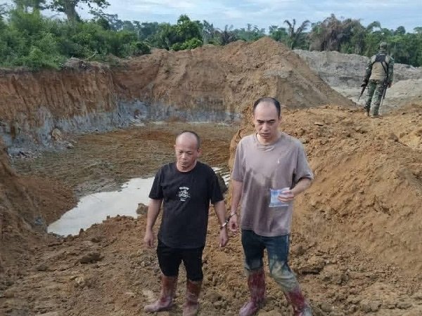 -The two chinese arrested