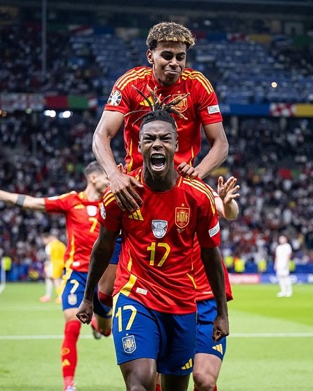 Nico Williams and Lamine Yamal