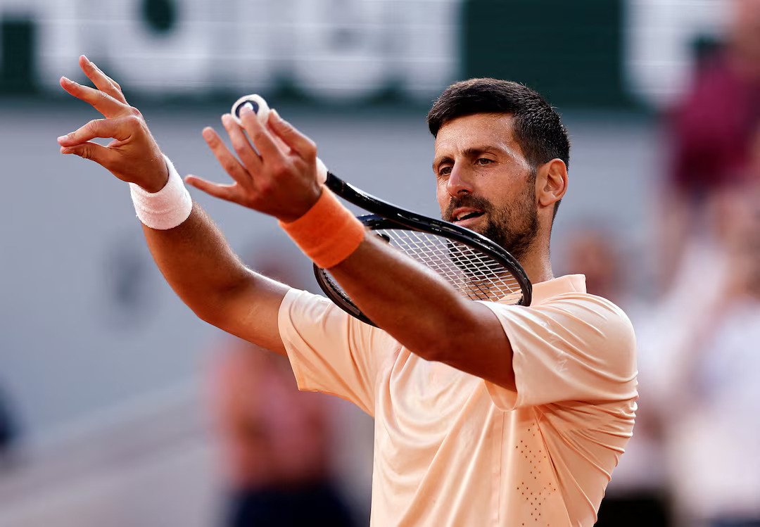 Djokovic battles past Royer to reach third round