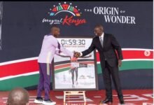 President Ruto makes a presentation to Sawe