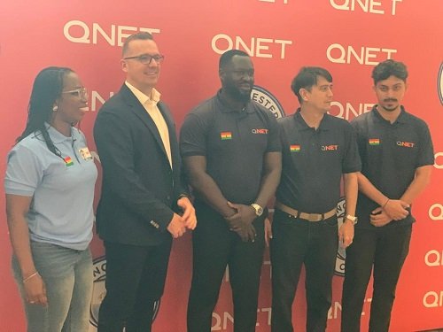 • Mr Kona (Second from right) and Mr Sarr (Middle) with other members of the organising team