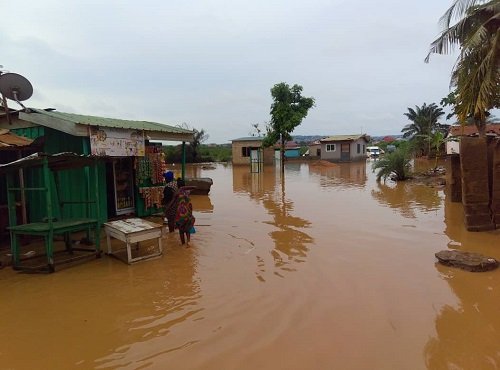 Floods Paralyse Accra Again major Roads Cut Off Residents Trapped 