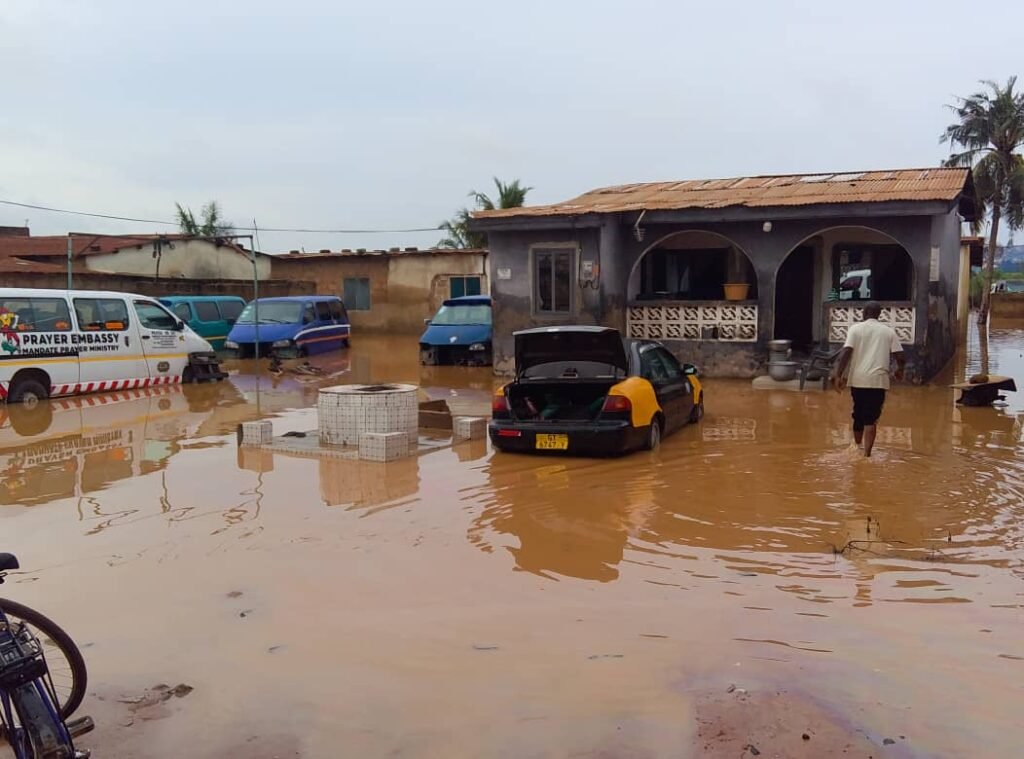 Floods Paralyse Accra Again major Roads Cut Off Residents Trapped 