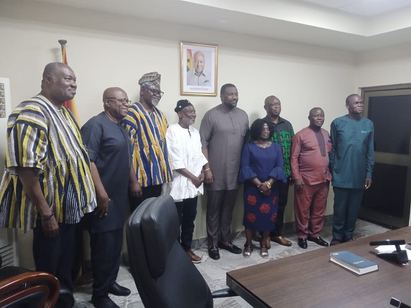 Mr Dumelo (middle) with the members of the Council after their inauguration
