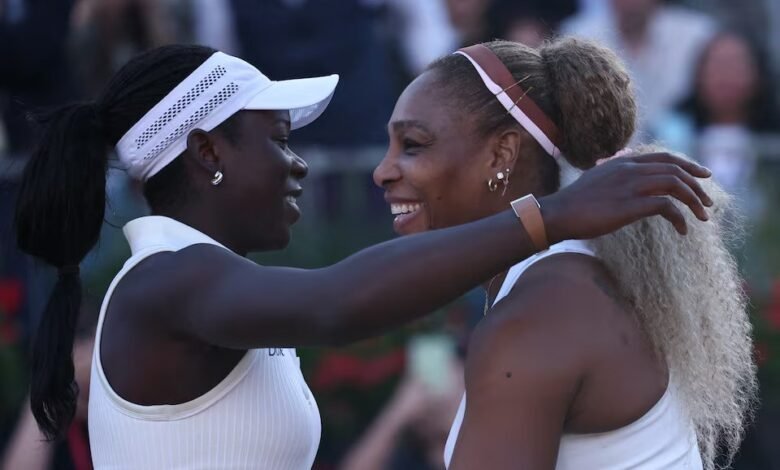 Serena Williams and Victoria Mboko celebrating their round of 16 victory