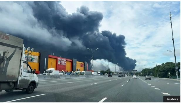 Moscow residents complain after Ukraine attacks oil refinery