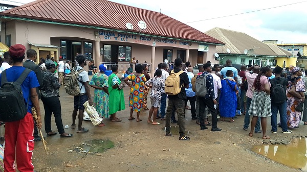 Passengers in a queue at the Circlr-Kaneshie Lorry station waiting to board a vehicle Photo Victor A. Buxton