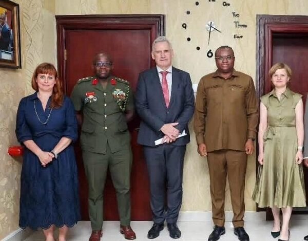 Mr Skinnebech (middle) with Mr Genfi (second from right) and other dignitaries after the meeting