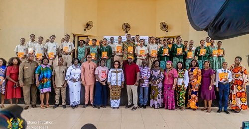 Participating schools and dignitaries at the launch