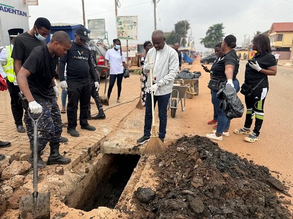 SDA South East Ghana leads Clean-Up in Adentan