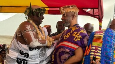 Nana Kwadwo Conduah VI (left) welcoming Ga Mantse, King Tackie Teiko Tsuru II at the ceremony