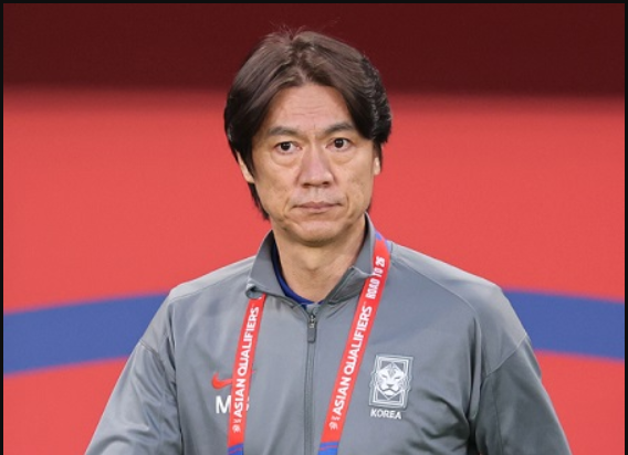 Coach Hong Myung-bo - resigned after the team's poor show