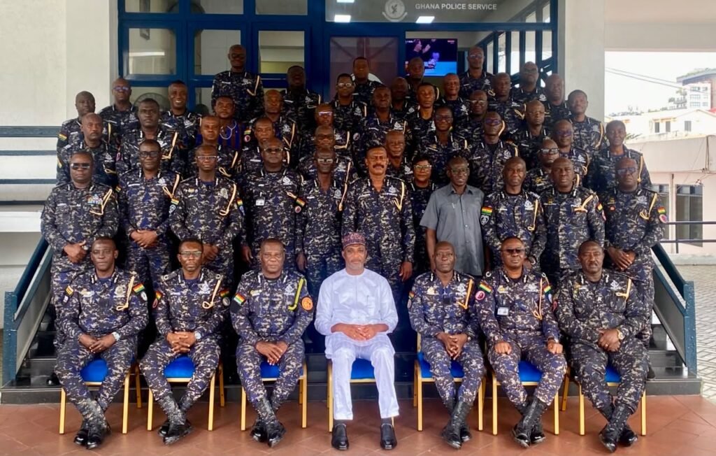 Minister orders police to crush illegal security groups