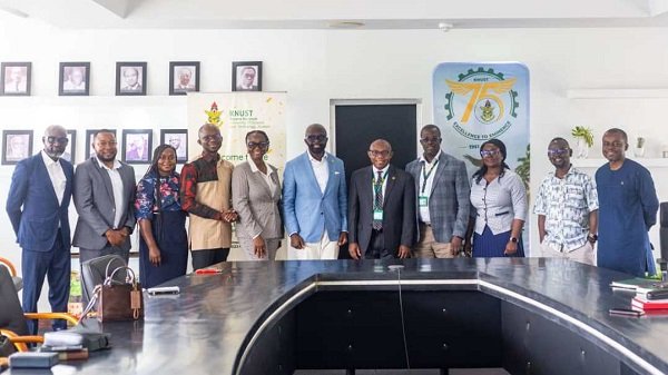 Dignitaries after the visit