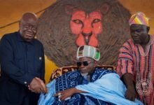 Nana Akufo-Addo (left) shaing hands with the Regent of Dagbon, Kampakuya Naa Yakubu Abukari during the visit