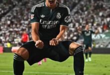 Carlos Espi celebrates scoring their third goal