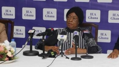 Justice Akuffo (middle),speaking at the press conference