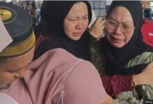 Families of victims gathered at Trisakti Port, Banjarmasin for information about their relations