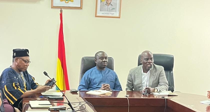 Govt appeals to teachers to suspend strike