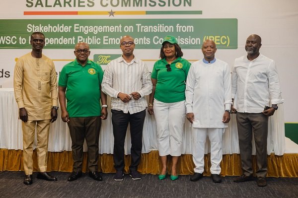 Dr Smith-Graham (second from left) and other dignitaries at the engagement