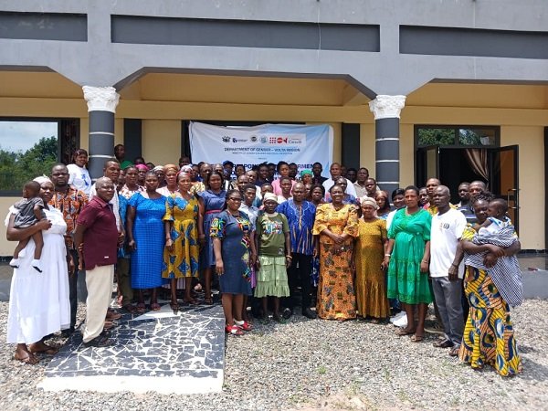 Mrs Kpe (fifth from right) with the couples and dignitaries after the programme