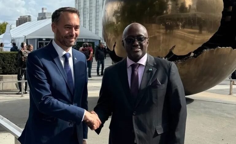 Rwandan Foreign Minister Olivier Nduhungirehe (right) meets with Belgian Foreign Minister Maxime Prevot at the UN in New York
