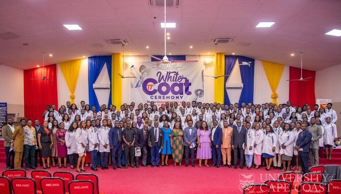 159 medical students of SMS-UCC ------Dignitaries with the inducted students after the ceremony
