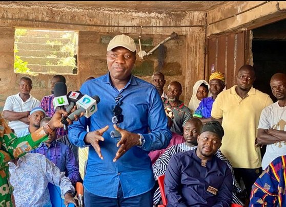 Mr Ayariga addressing traders at Tamale Aboabo Market during his tour