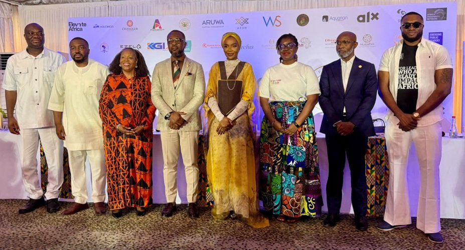 Olori Atuwatśe III (middle) with other partners after the press conference