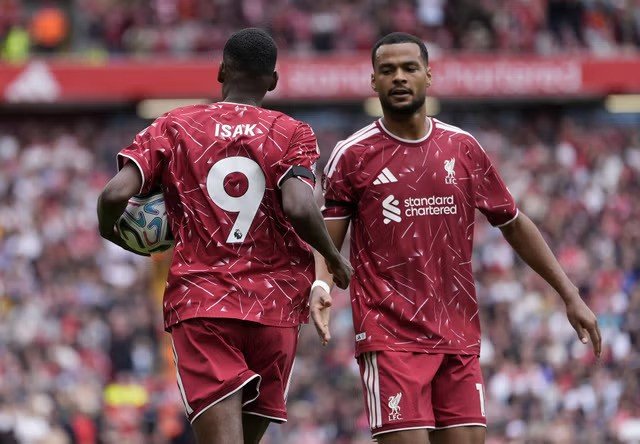 Andoni Iraola has cast doubt on the chances of Alexander Isak and Cody Gakpo being fit to face Manchester City this weekend