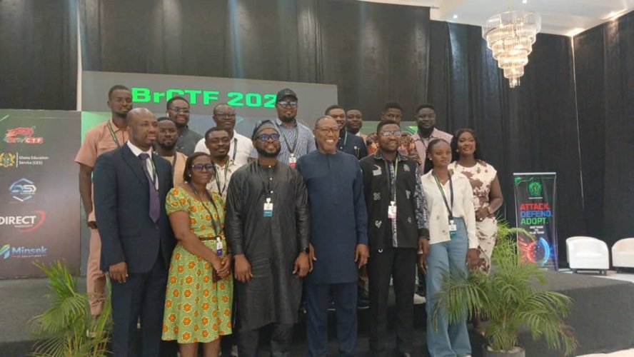 Dr Apaak (fourth from left front raw) with other participants at the programme