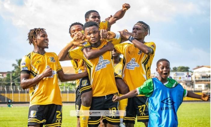 FC Ashantigold players celebrate the win over Heart of Lions
