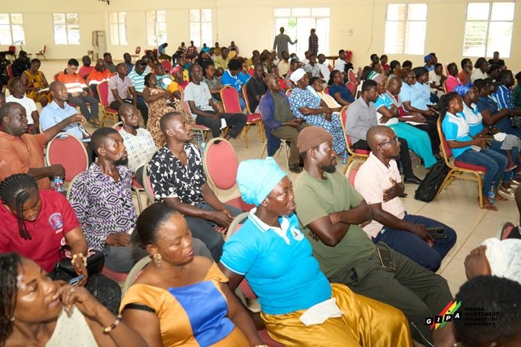 Participants at the investment roadshow forum