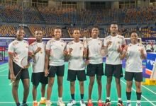 Members of the Golden Shuttlers