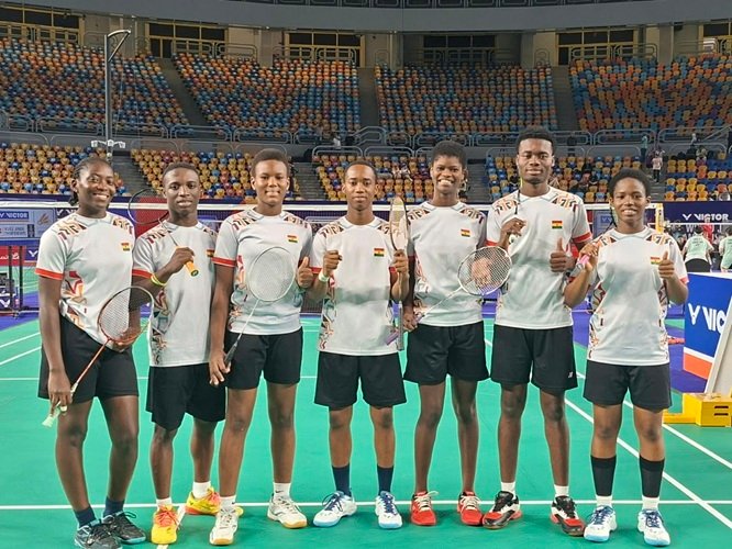 Members of the Golden Shuttlers