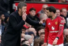 Michael Carrick (left) with Bruno Fernandes