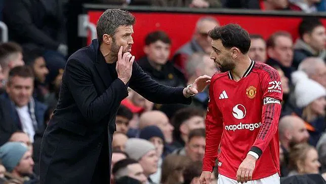 Michael Carrick (left) with Bruno Fernandes