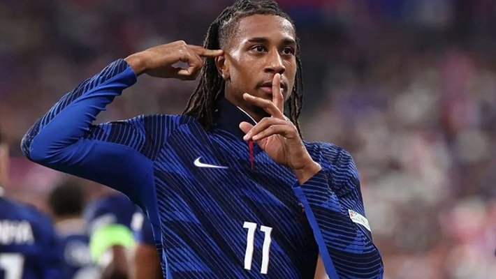 Michael Olise celebrating one of hisgoals