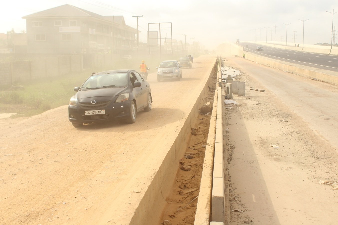 The unasphalted Pobiman stretch of the road. Photo. Ebo Gorman