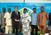 Ambassador Landshoeft (fourth from left) with some participants after the dialogue