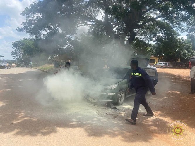 GNFS contains vehicular fire at entrance of Suhum Fire Station